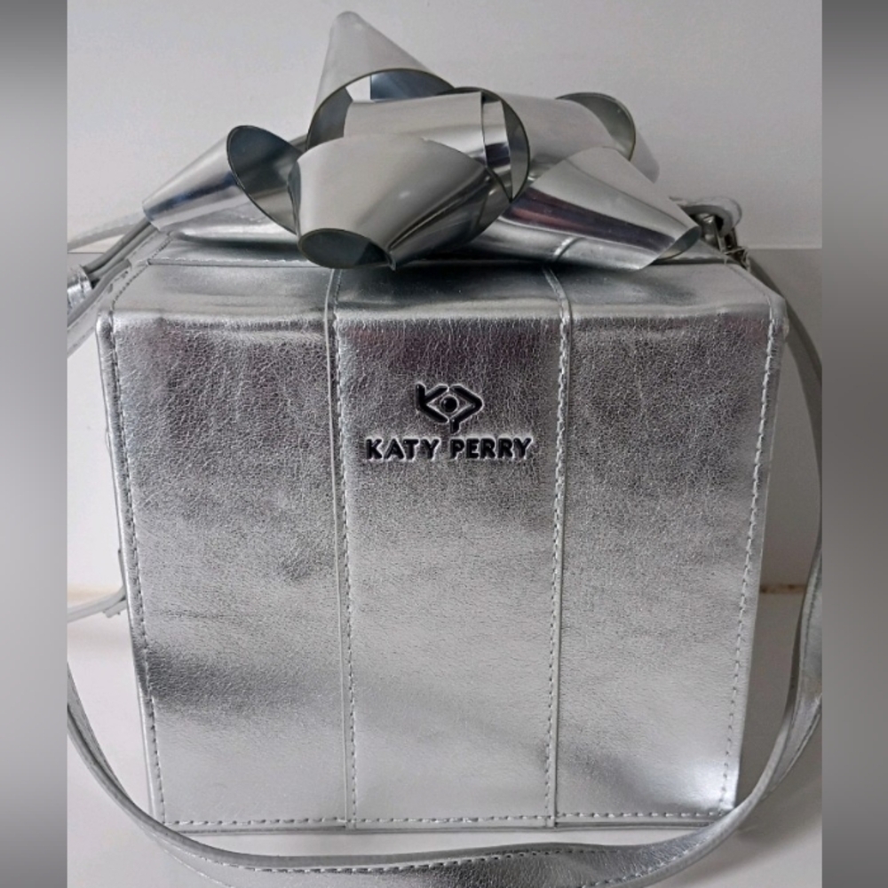 Katy Perry Collections Metallic Silver/Red Interior Box Present Handbag W/Bow